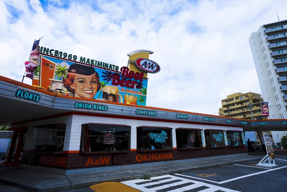 A&W 牧港店の外観