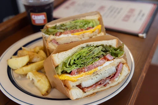 CAMEL SANDWICH & SMOOTHIE