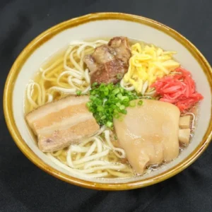 ちゅるげーそばの沖縄そば