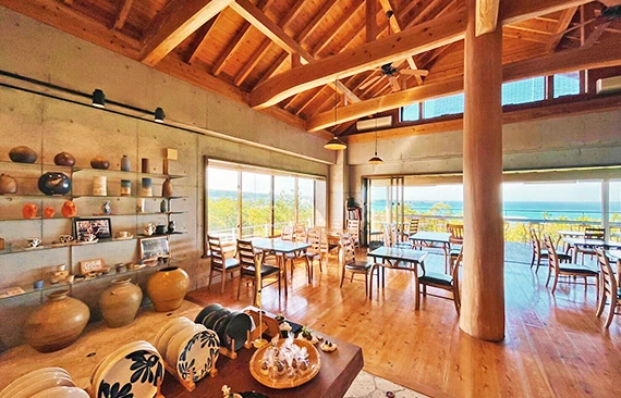 カフェ・ギャラリー土花土花の店内