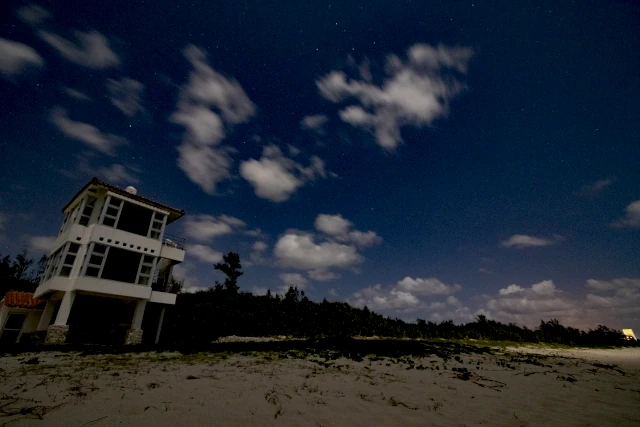 夜のイーフビーチ、久米島