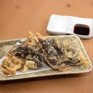 かなさんやーのもずく天ぷら