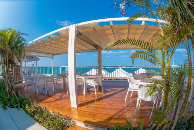 きじむなぁ 瀬長島ウミカジテラス店のオープンテラス