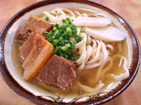 きしもと食堂八重岳店の岸本そば