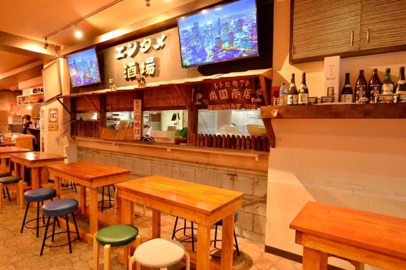 民謡ライブ居酒屋なんくるの店内