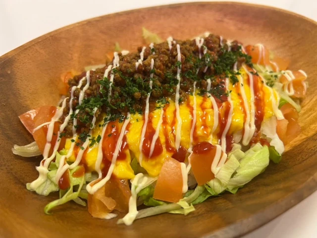 オサカナタイガーのタコライス