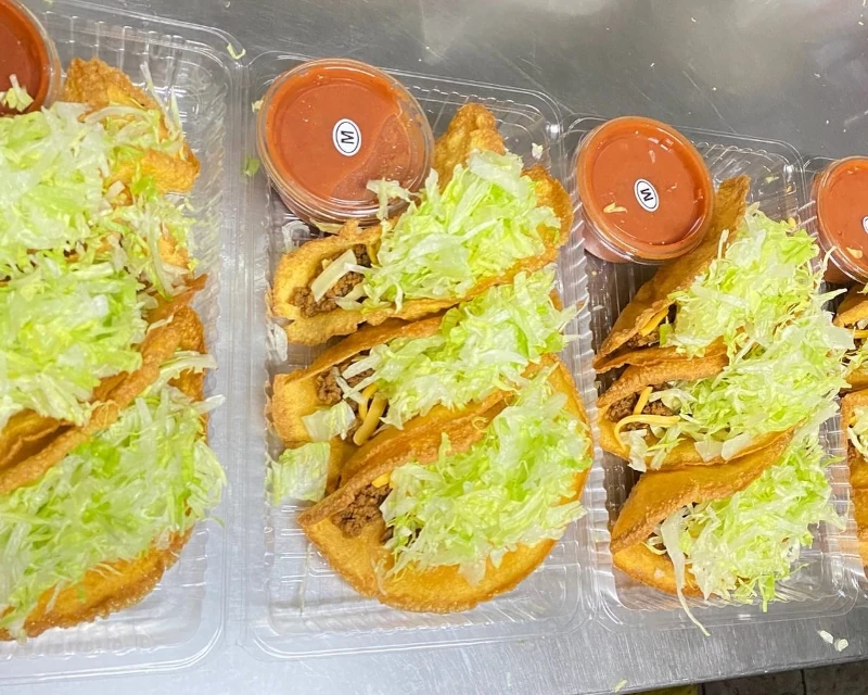 プラスワンテイクアウト専門店のタコス