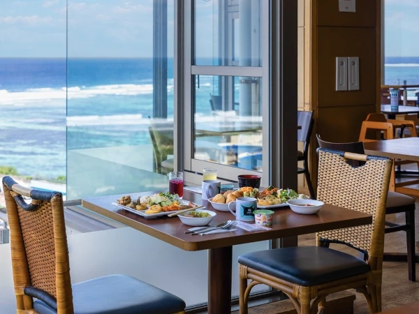 レストラン「イノー」の内装