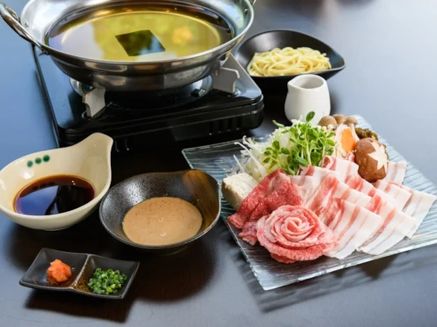 海鮮島豚 和食のぶ 恩納店の国産和牛と金アグー食べ比べしゃぶしゃぶ