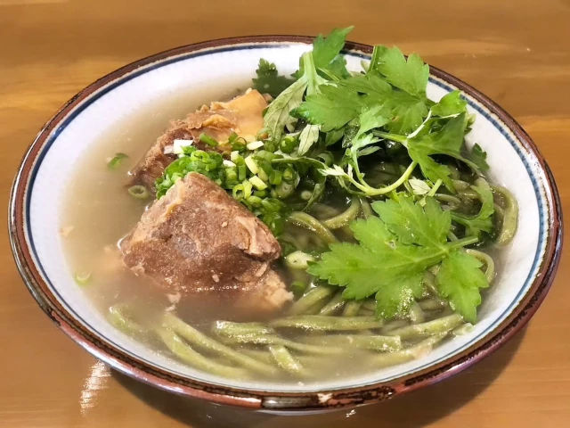 よもぎ家のよもぎ麺